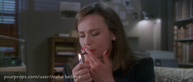 Liana Telfer cigarettes – The Ninth Gate (1999) – image 4
