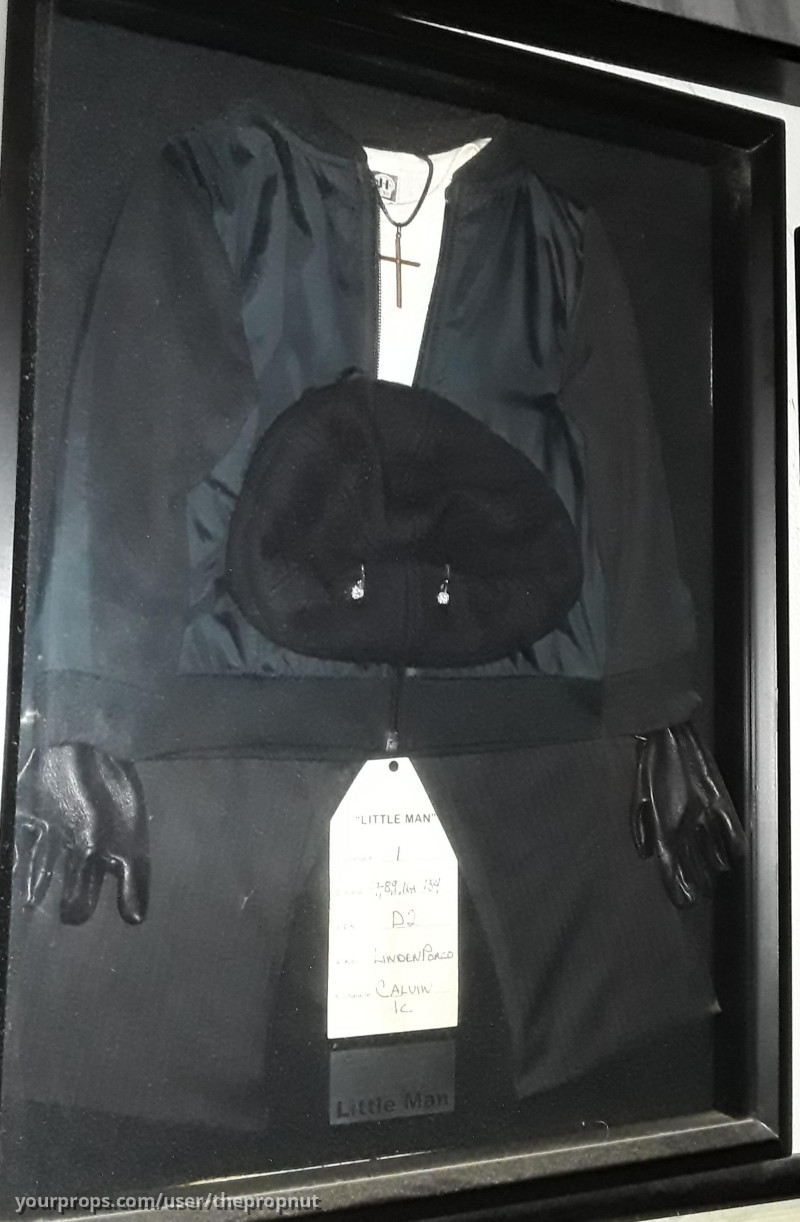 Calvin\'s Hero Robber outfit – Little Man (2006) – image 1