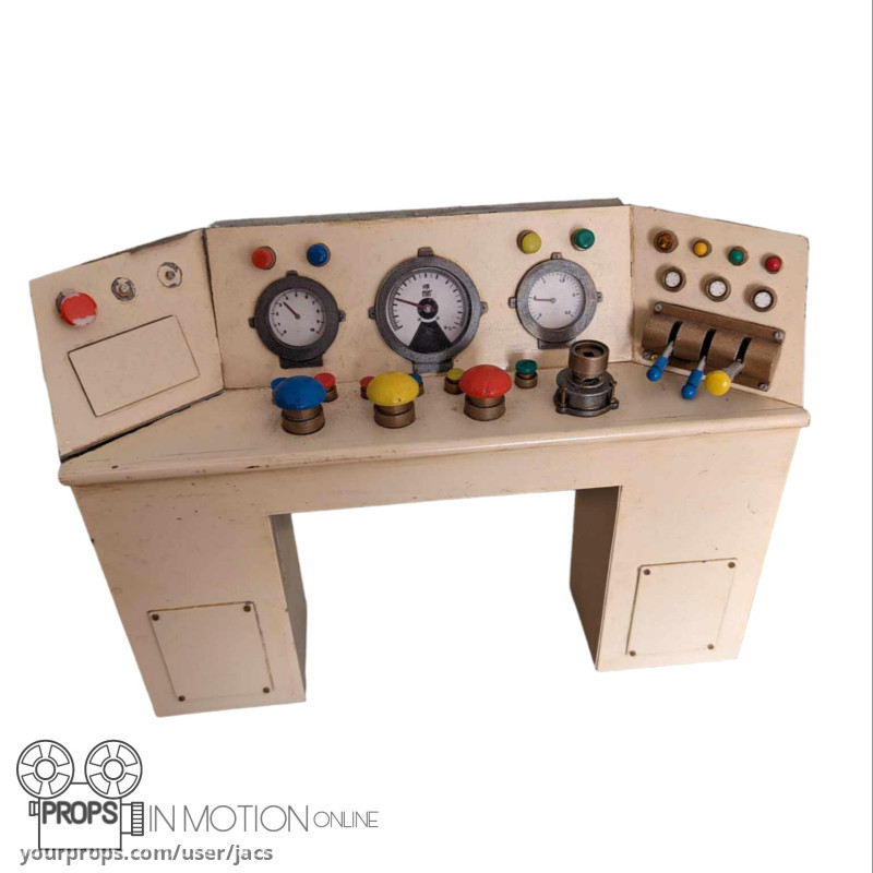 Control panel – Toby's Travelling Circus (2012) – image 1