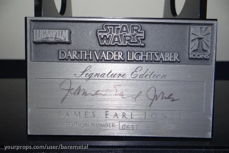 Star Wars ICONS Darth Vader Lightsaber EP4:ANH Signature Edition 637/1,000 James Earl Jones – Star Wars: Episode IV - A New Hope (1977) – image 5