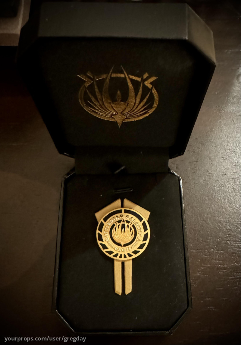 Colonel Tigh Class A Uniform Pin Set – Battlestar Galactica (2003) – image 5