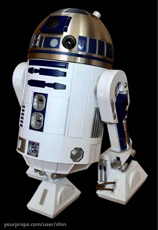Half size R2-D2 – Star Wars: Episode IV - A New Hope (1977) – image 2