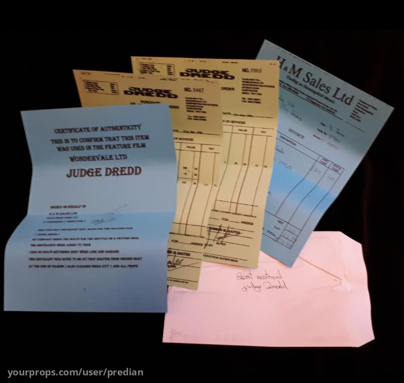 Dredds seat restraint from the prison shuttle – Judge Dredd (1995) – image 4