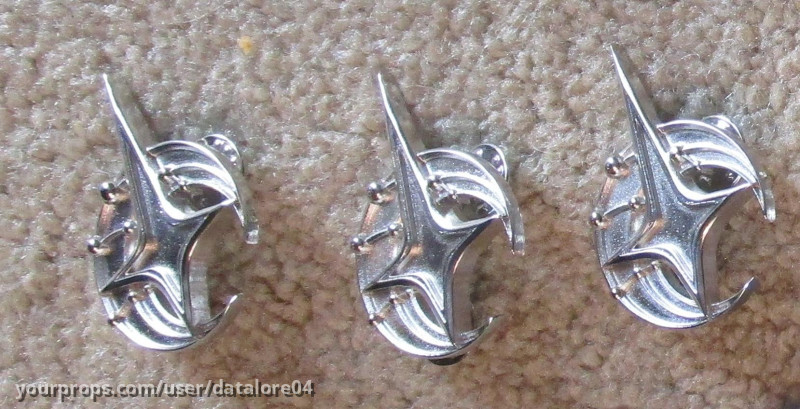 Lot of 3 Confederation Presidential Combadges – Star Trek: Picard: The Final Mission (2023) – image 1
