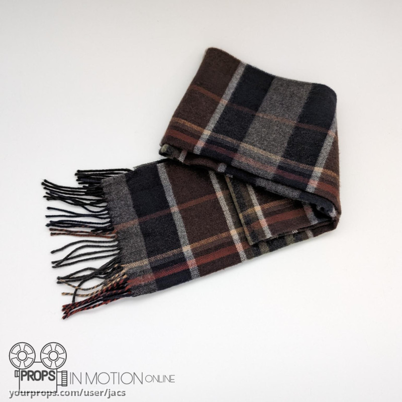 Mayor Cantin (Derek McGrath) Scarf – Thanksgiving (2023) – image 1