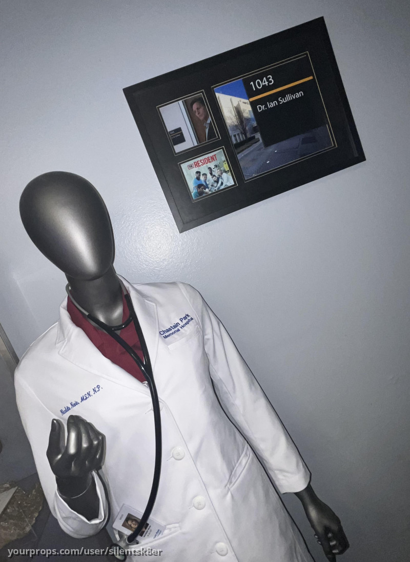 Screen Worn Lab Coat – The Resident (2011) – image 2