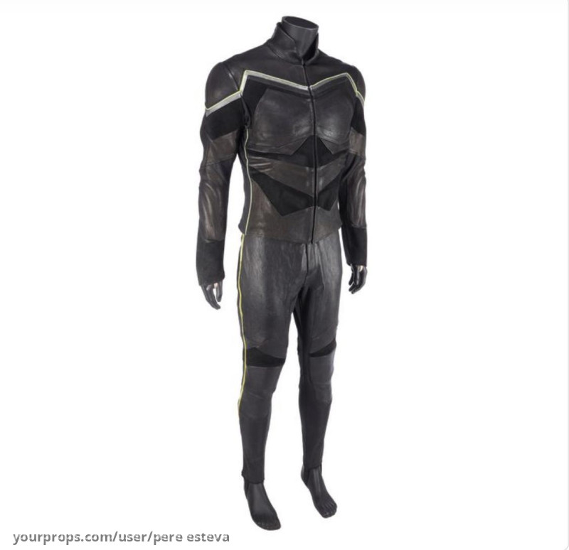 Superhero Costume – Hancock (2008) – image 1