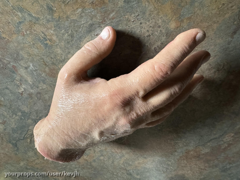Ash’s severed hand – Ash vs Evil Dead (2015) – image 1