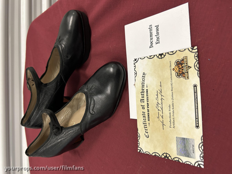“Frida’s” (Salma Hayek) custom shoes – Frida (2002) – image 2