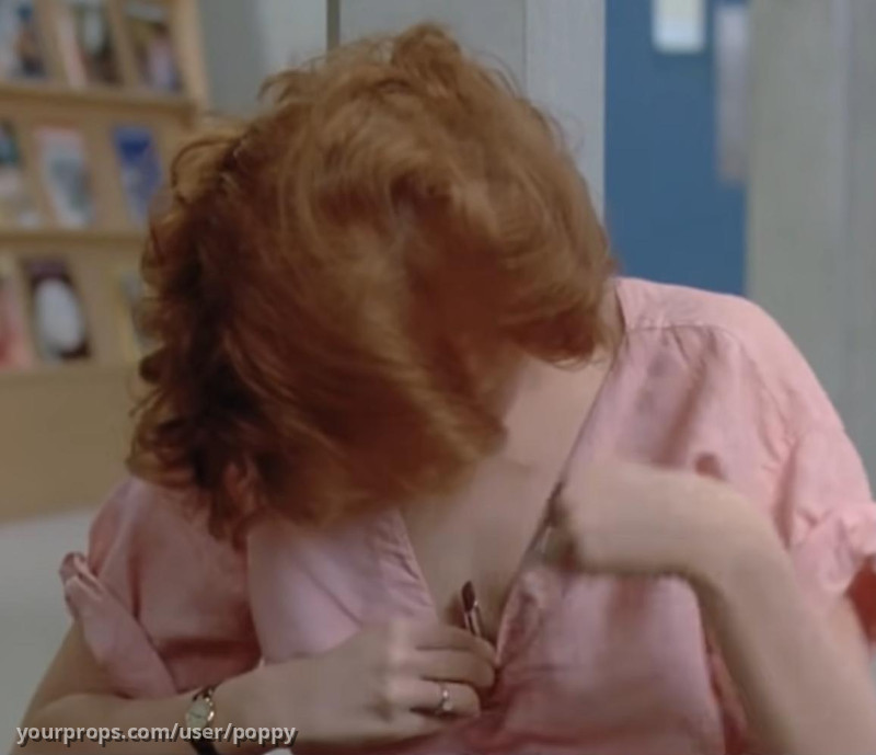 Clinique Almost Lipstick in Black Honey – The Breakfast Club (1985) – image 4