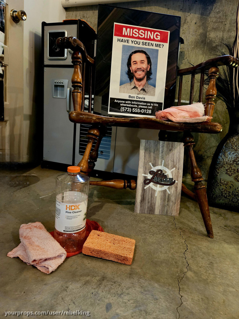 Screen used/ matched kidnap chair Wendy Bryde – Ozark (2017) – image 2
