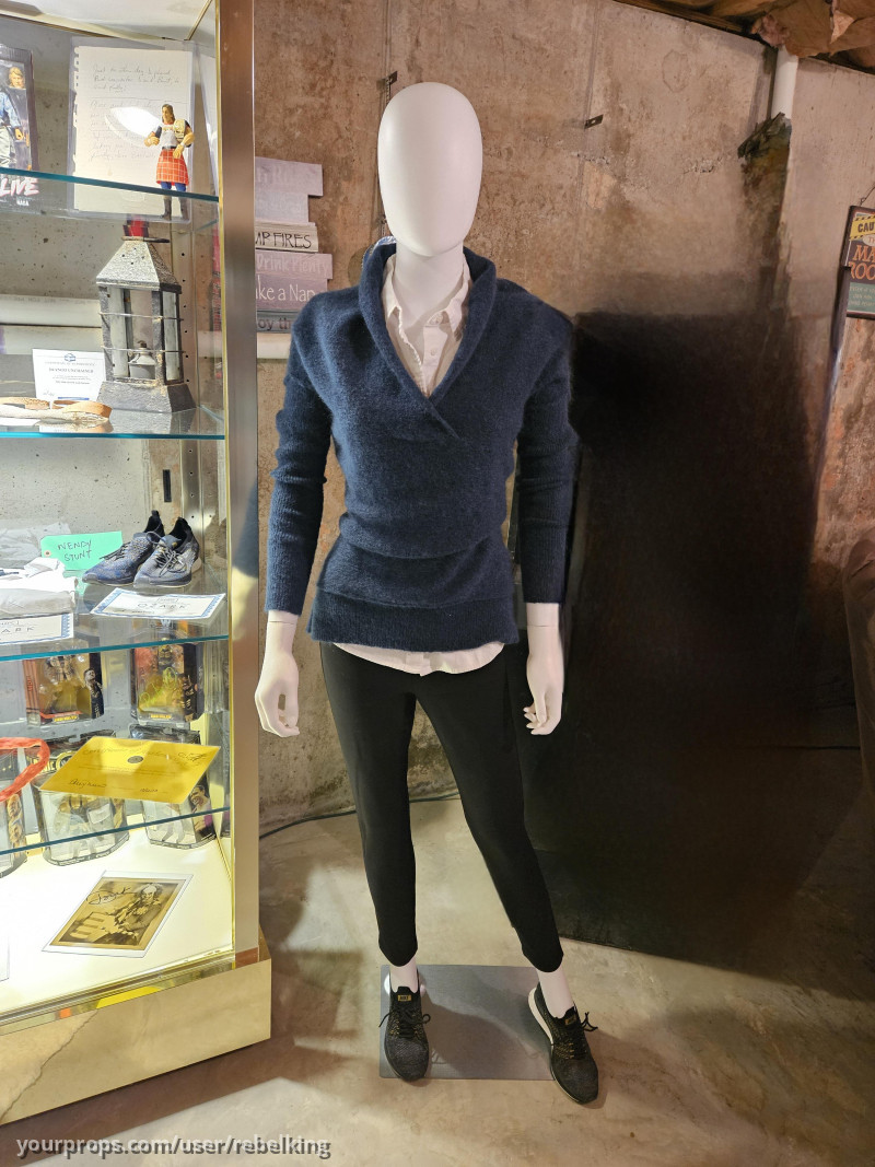 Wendy Bryde screen used complete kidnap outfit and stunt – Ozark (2017) – image 4