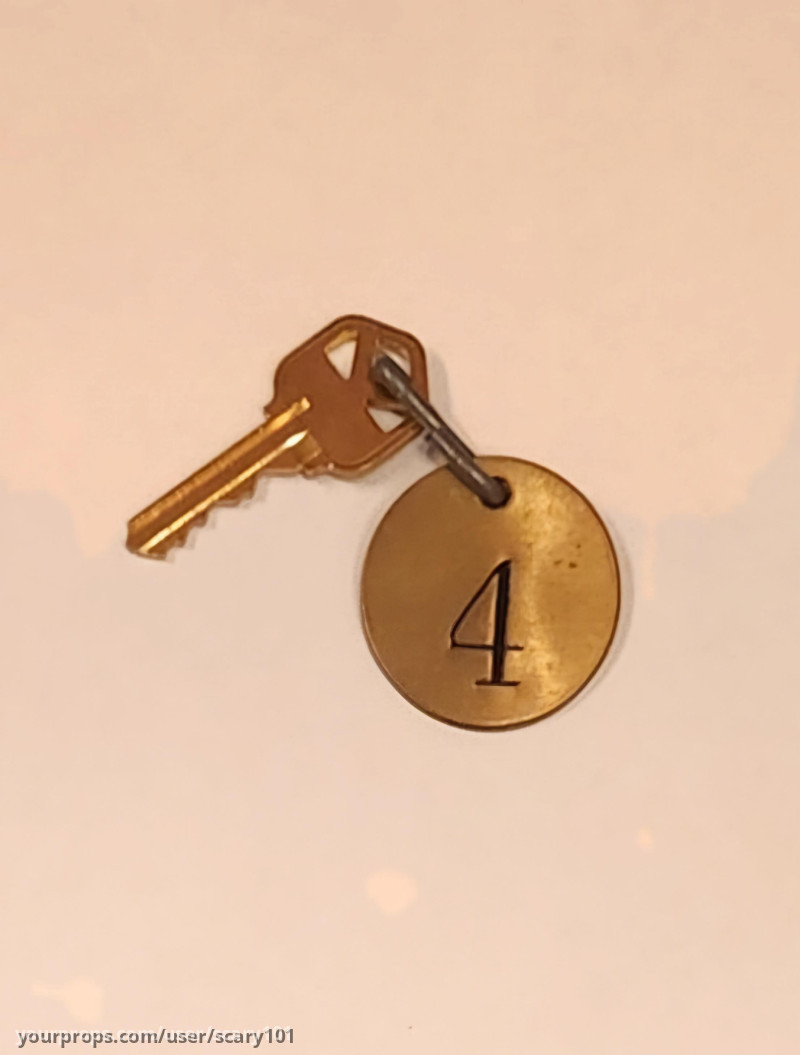 Room #4 Key – Bates Motel (2013) – image 1