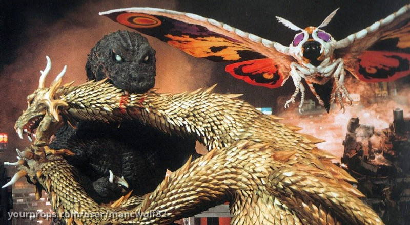 Signed King Ghidorah scale – Godzilla, Mothra and King Ghidorah: Giant Monsters All-Out Attack (2001) – image 3
