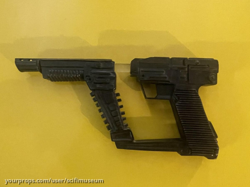 Visitor pistol – image 1