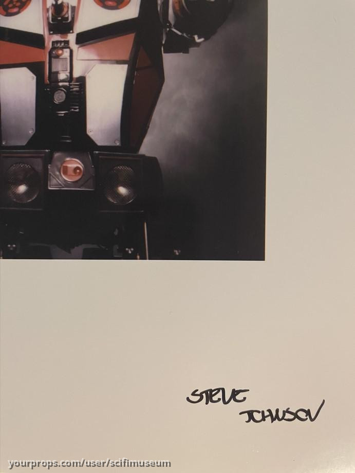 signed robot XFX lobby display – Evolver (1995) – image 2