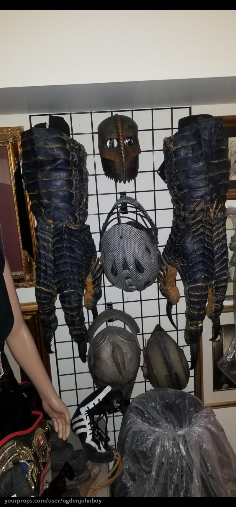 Animatronic demon succubus arms – Knights of Badassdom (2013) – image 1
