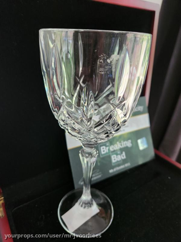 Breaking Bad Original Screen Used Walter White Crystal Wine Glass Movie Prop – Breaking Bad (2008) – image 4