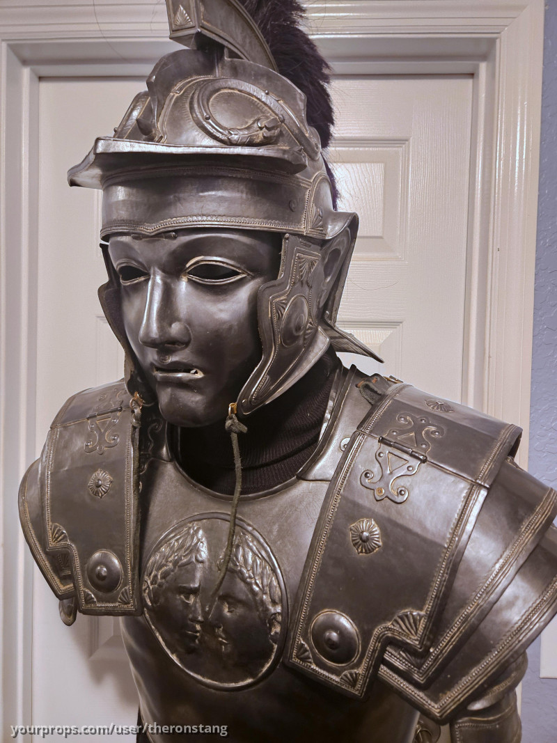 Praetorian helmet and cuirass – Gladiator II (2024) – image 3