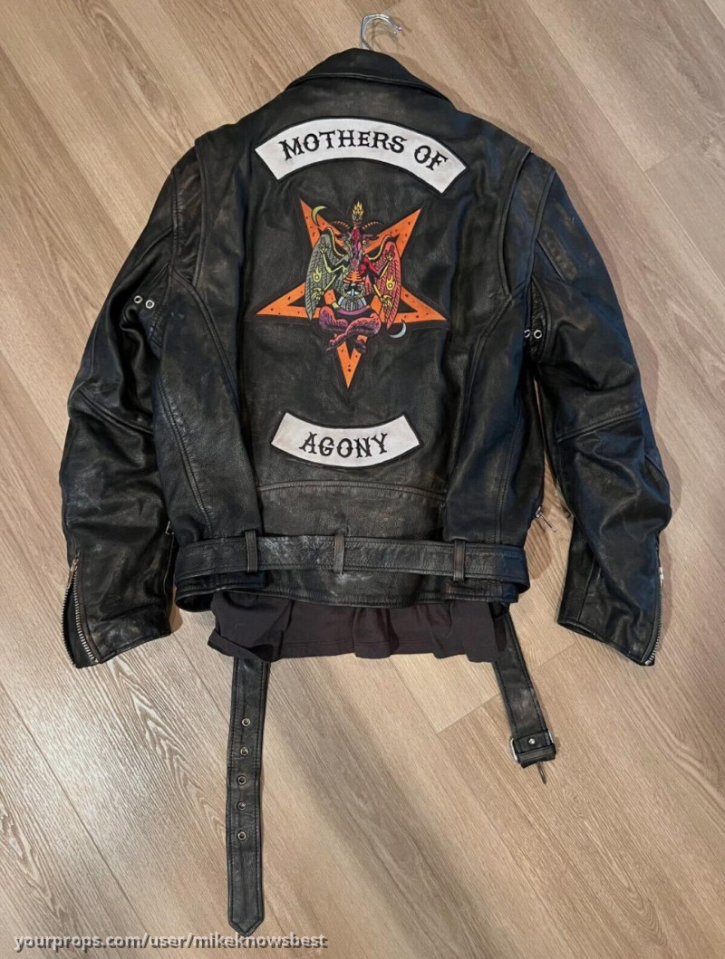 Biker Vest & Rings – The Umbrella Academy (2019) – image 3