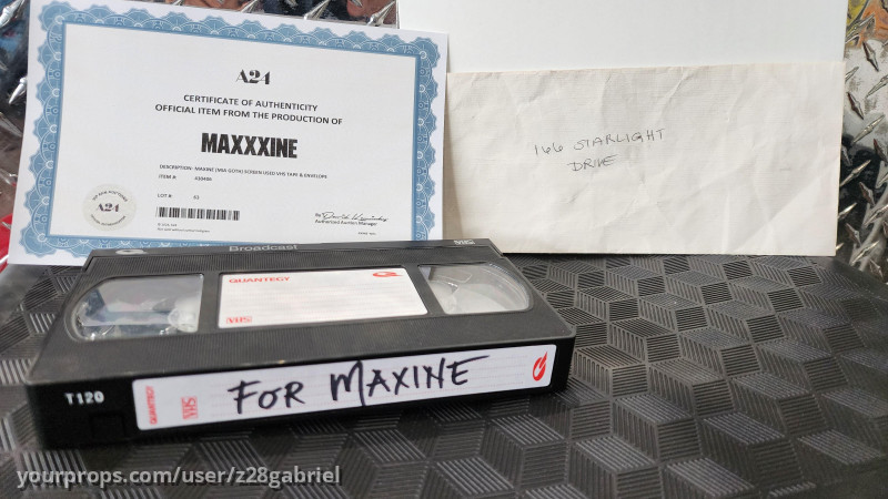 Maxxine props – MaXXXine (2024) – image 1