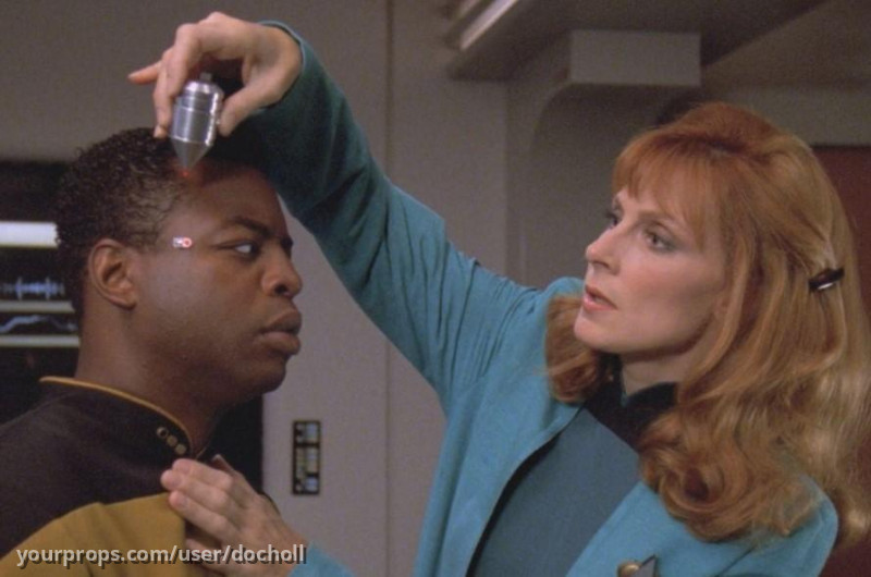 Medcial Scalpel – Star Trek: The Next Generation (1987) – image 5