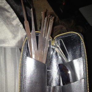 Dexters Lock Pick Set – Dexter (2006)