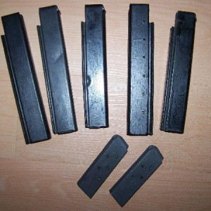 plastic and wooden loaders – Saving Private Ryan (1998)