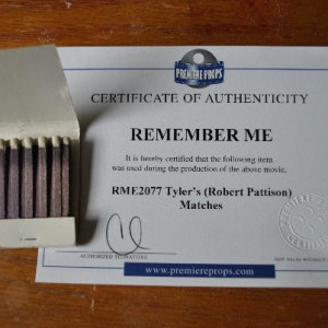 Remember Me Robert Pattison Screen Used Matches COA – Remember Me (2010)