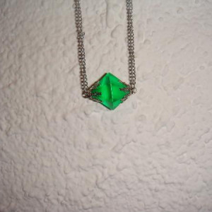 Lana Langs Kryptonite Necklace – Smallville (2001)