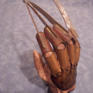 Regular Freddy Glove – A Nightmare on Elm Street (1984)