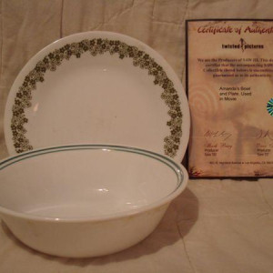 "Amanda's" (Shawnee Smith) Plate and Bowl Set – Saw III (2006)