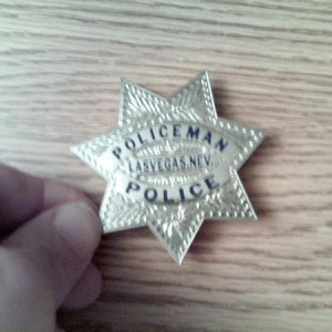 lasvegas police badge – Crime Story (1986)