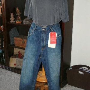 Adam Sandler ("Charlie") Screenworn Jeans & T-Shirt – Reign Over Me (2007)