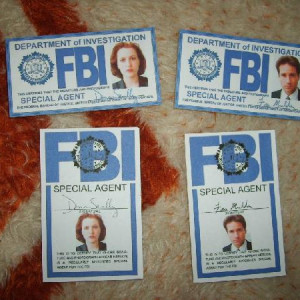 X-files badges – The X-Files (1993)