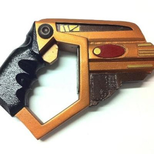 Bajoran Phaser – Star Trek: Deep Space Nine (1993)