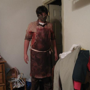 tcm the beginning costume – The Texas Chainsaw Massacre: The Beginning (2006)