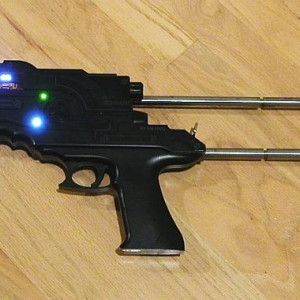 Anti-Replicator Gun – Stargate: Atlantis (2004)