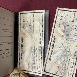 "Petrovsky's" (Martin Landau) SCreenused Prop Check & Checkbbook – Rounders (1998)
