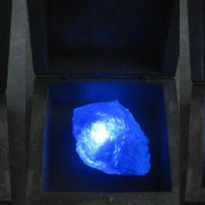 light-up Kryptonite – Smallville (2001)