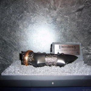 The one ring of sauron – The Lord of the Rings: The Fellowship of the Ring (2001)