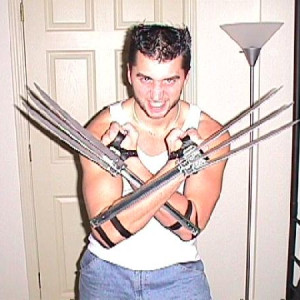 x-men claws – X-Men (2000)
