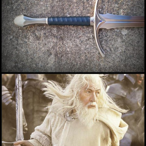Glamdring – The Lord of the Rings: The Fellowship of the Ring (2001)