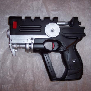 Korben Dallas prop gun – The Fifth Element (1997)