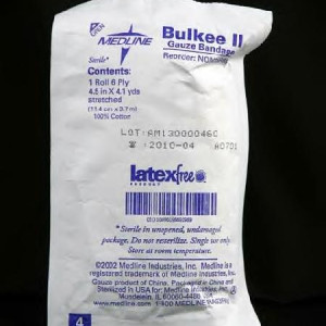 Anton Chigurh's Gauze Bandage – No Country for Old Men (2007)