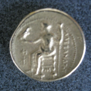 Tomb Raider 2 gold coin – Lara Croft: Tomb Raider - The Cradle of Life (2003)