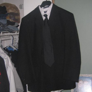 outfit – Constantine (2005)