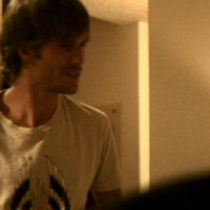 24 - Season 4 - Gary's Screen Worn Shirt – 24 (2001)