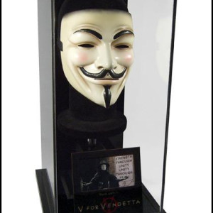 Guy Fawkes Mask – V for Vendetta (2005)