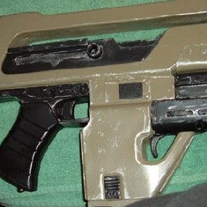 Pulse Rifle – Aliens (1986)